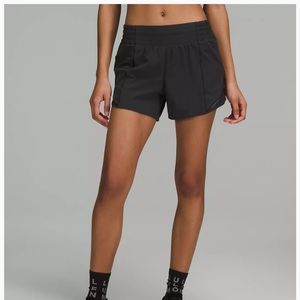 - WORN ONCE LULULEMON HIGH RISE 4” hotty hots!